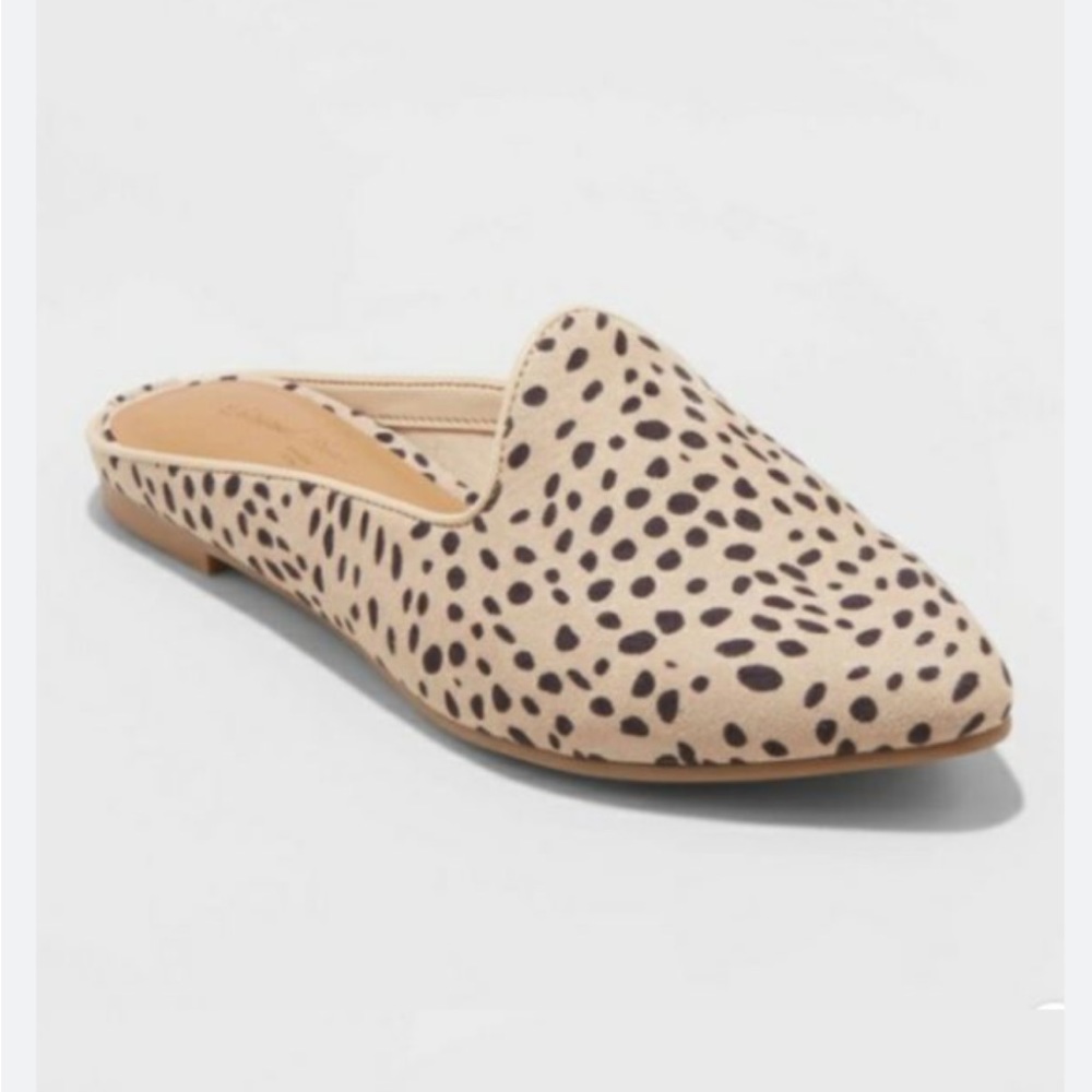GUC Universal Thread spotted animal print mules